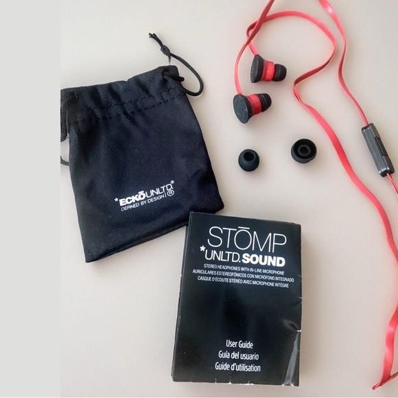 Ecko Unlimited Other - Ecko Unltd. Stomp Wired Earbuds with Case